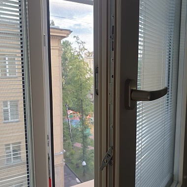 Окно "Баухаус"