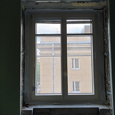 Окно "Баухаус"