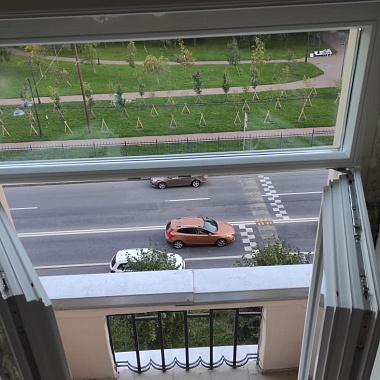 Окно "Брутализм"